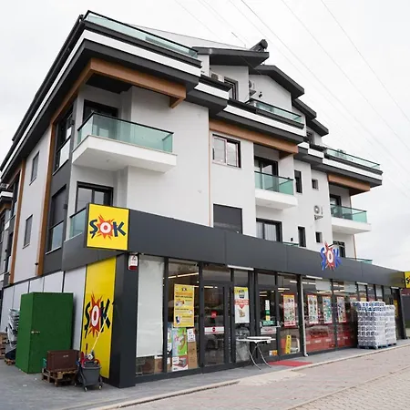 Pleasant With Central Location Near Popular Attractions In Appartement *